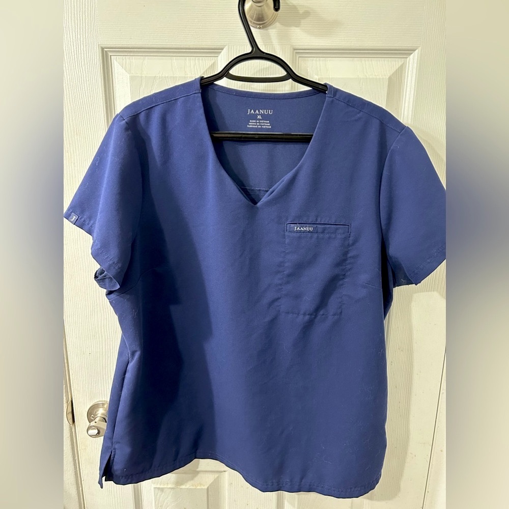 Jaanuu Navy 1 Tuck In Pocket Scrub Top Size XL